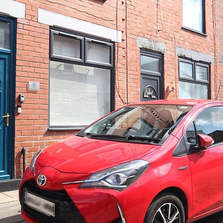 2-Bedroom, Free Parking, High Speed Wi-Fi, Swinton Manchester Buitenkant foto