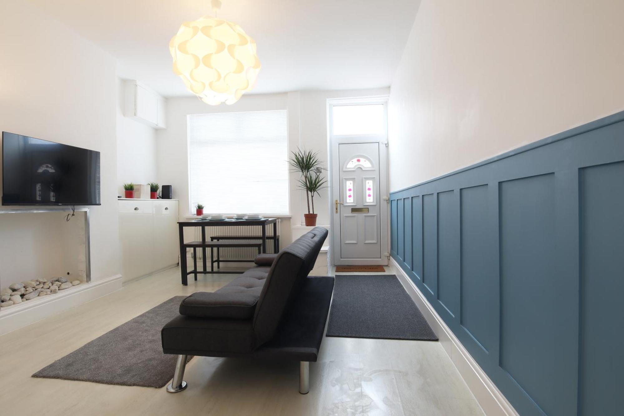2-Bedroom, Free Parking, High Speed Wi-Fi, Swinton Manchester Buitenkant foto